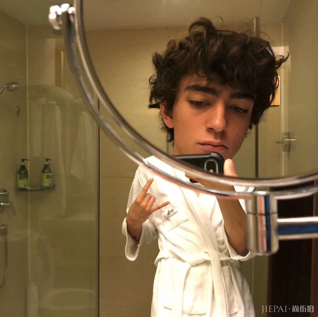 四大时装周只有女模？这些风格不同的男模照样让你荷尔蒙泛滥